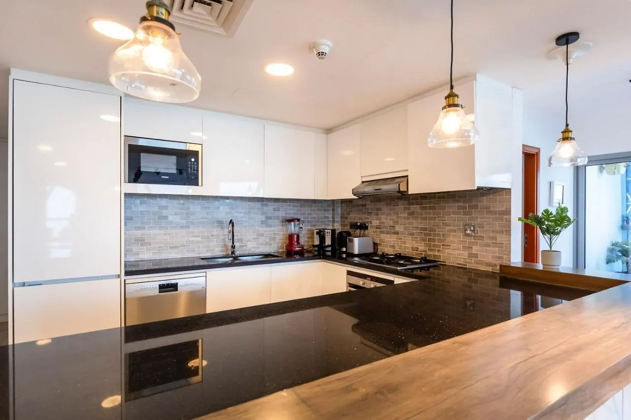 Hashtag Holiday Home - Spacious 2 Bedroom Apartment With Kids Room In Difc Dubai